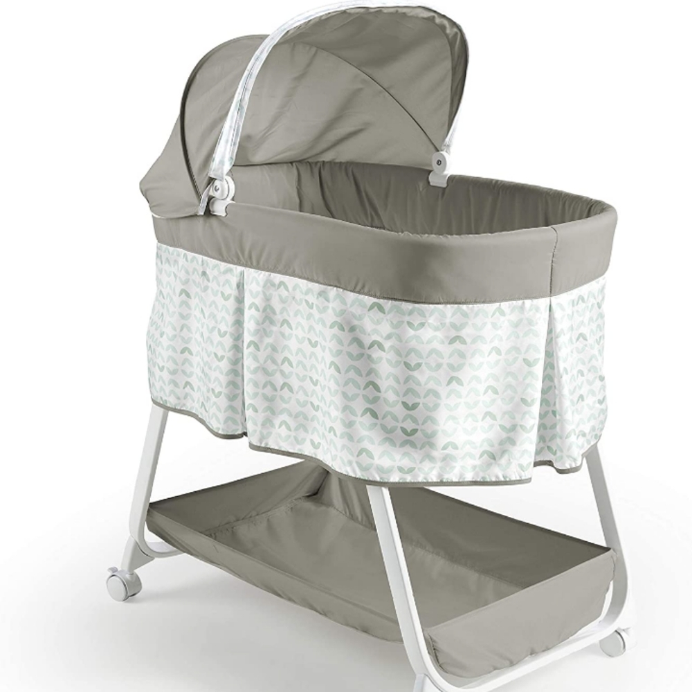 Washable  bassinet  on wheels